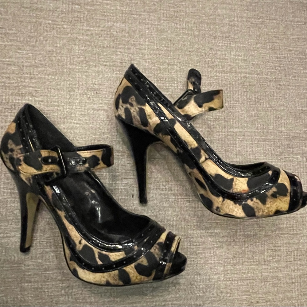 Steve Madden leopard peep toes